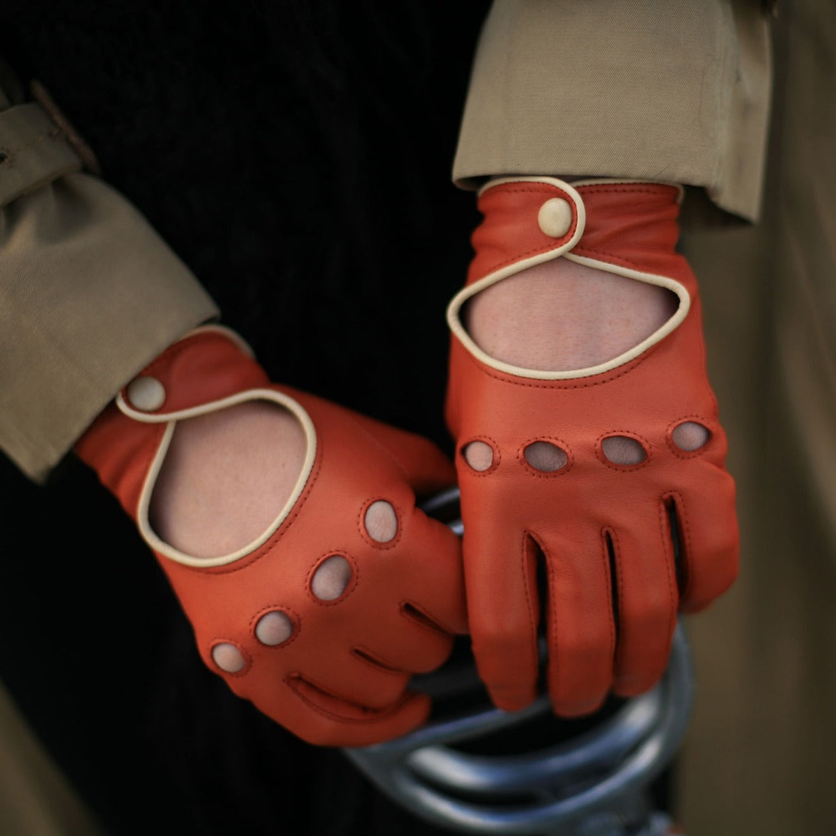 Jules - Women's Contrast Trimmed Driving Gloves
